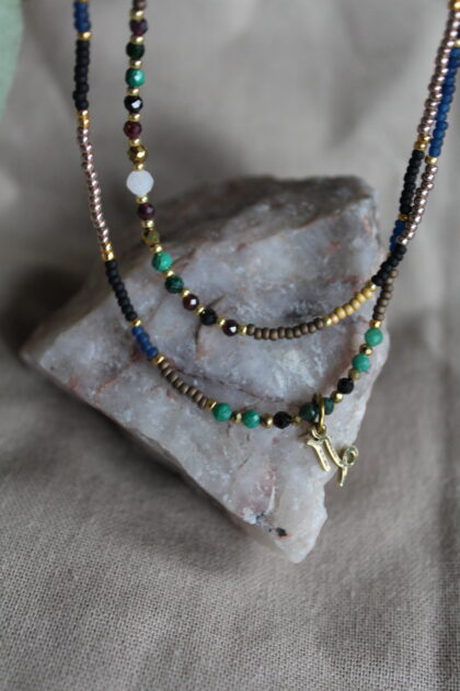 naszyjnik dla koziorożca z kamieniami maturalnymi