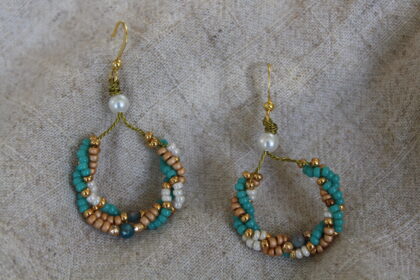 kolczyki z kamieniami naturalnymi apatyt