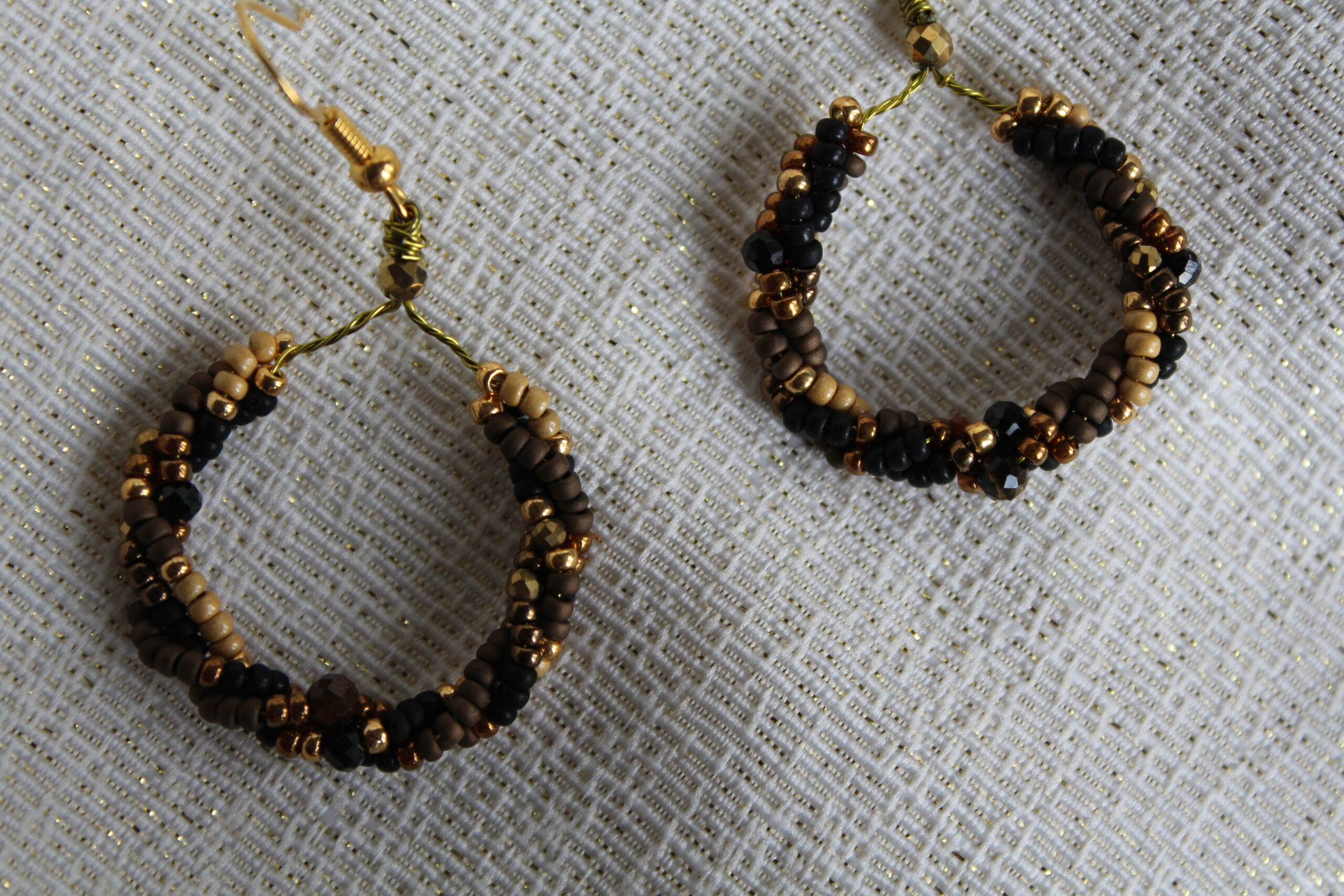 kobiece kolczyki z kamieniami naturalnymi turmalin i tygrysie oko