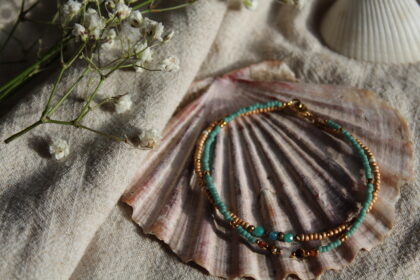 bransoletka z kamieniami naturalnymi wakacyjna