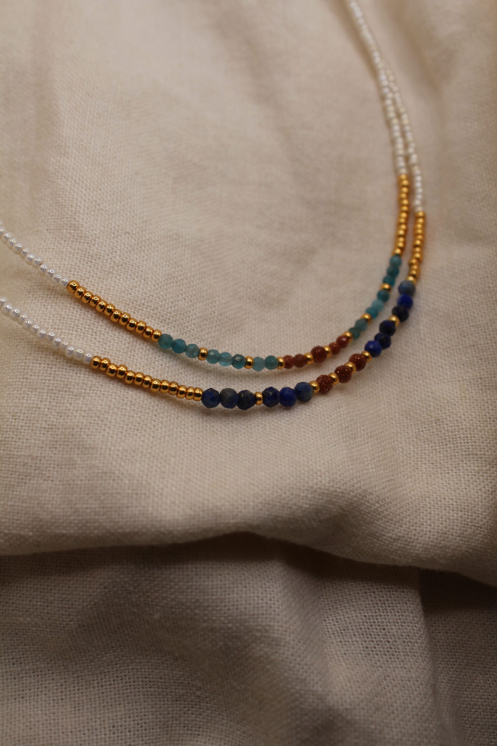 biały naszyjnik grecki kaienie naturalne