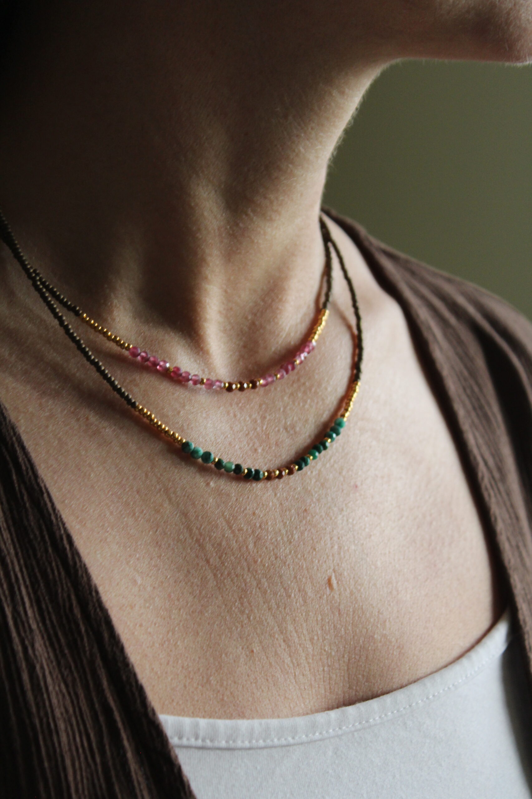 naszyzjnik rózowy turmalin